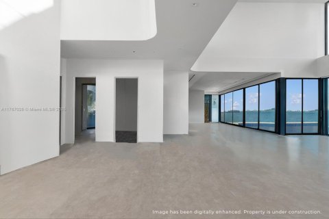 House in North Miami, Florida 7 bedrooms, 803.79 sq.m. № 1691896 - photo 6