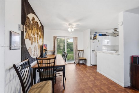 Casa en venta en Miami Gardens, Florida, 3 dormitorios, 124.49 m2 № 2062841 - foto 9