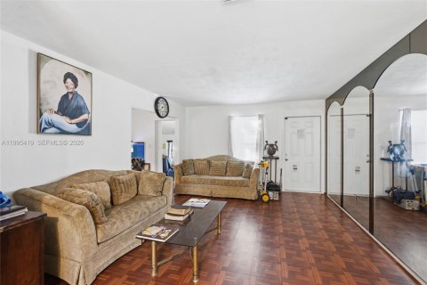 Casa en venta en Miami Gardens, Florida, 3 dormitorios, 124.49 m2 № 2062841 - foto 7