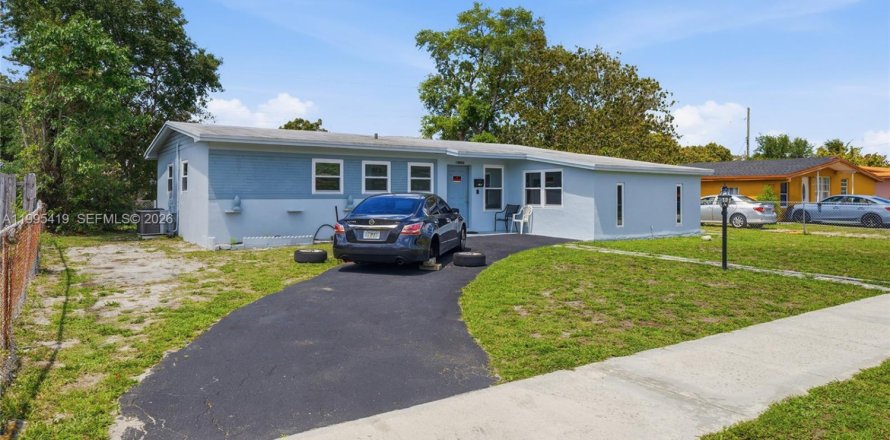 Casa en Miami Gardens, Florida 3 dormitorios, 124.49 m2 № 2062841