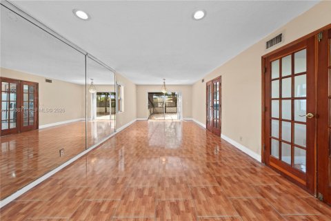 House in Miramar, Florida 3 bedrooms, 167.04 sq.m. № 2055226 - photo 4