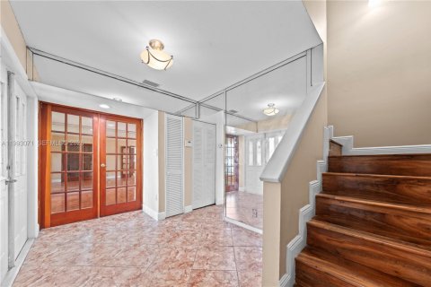 House in Miramar, Florida 3 bedrooms, 167.04 sq.m. № 2055226 - photo 14