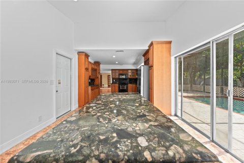 House in Miramar, Florida 3 bedrooms, 167.04 sq.m. № 2055226 - photo 11