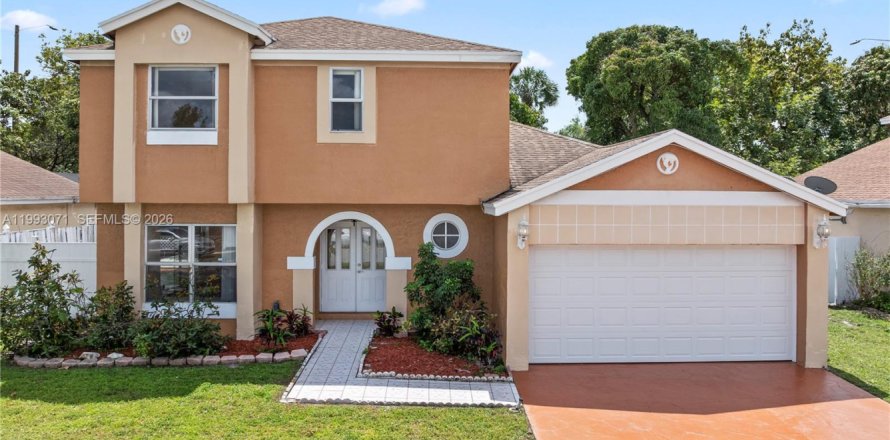 House in Miramar, Florida 3 bedrooms, 167.04 sq.m. № 2055226