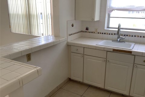 Condominio en venta en West Palm Beach, Florida, 1 dormitorio, 65.22 m2 № 1811286 - foto 17