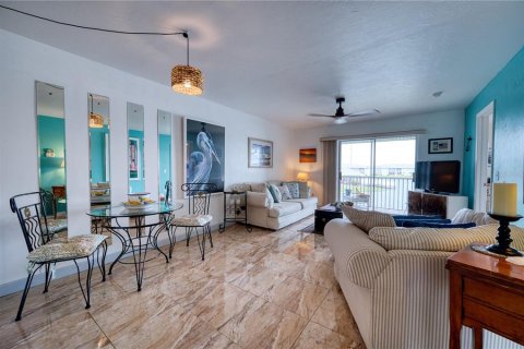 Condo in Punta Gorda, Florida, 3 bedrooms  № 1905789 - photo 9