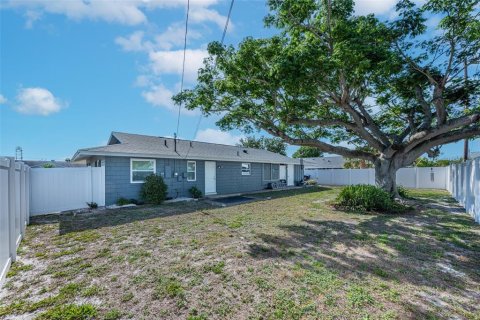 House in Sun City Center, Florida 2 bedrooms, 124.86 sq.m. № 1686457 - photo 18