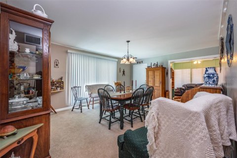 House in Sun City Center, Florida 2 bedrooms, 124.86 sq.m. № 1686457 - photo 10