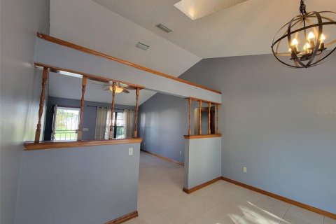 Casa en alquiler en Ocala, Florida, 3 dormitorios, 156.17 m2 № 1910398 - foto 2