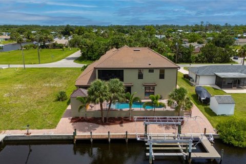 Casa en venta en Port Charlotte, Florida, 4 dormitorios, 337.7 m2 № 1821453 - foto 6