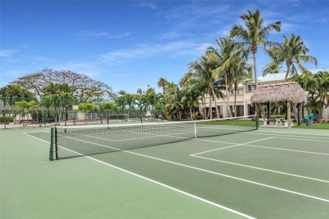 House in Islamorada, Village of Islands, Florida 3 bedrooms, 125.88 sq.m. № 1936307 - photo 15