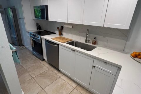 House in Islamorada, Village of Islands, Florida 3 bedrooms, 125.88 sq.m. № 1936307 - photo 22