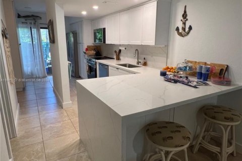 House in Islamorada, Village of Islands, Florida 3 bedrooms, 125.88 sq.m. № 1936307 - photo 21