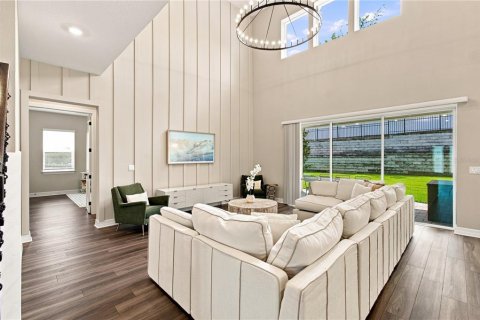 House in Winter Garden, Florida 5 bedrooms, 408.4 sq.m. № 2353198 - photo 26
