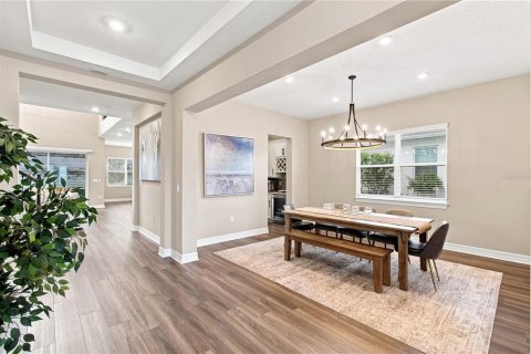 House in Winter Garden, Florida 5 bedrooms, 408.4 sq.m. № 2353198 - photo 10