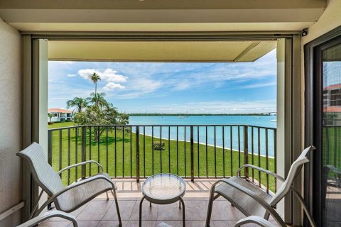 Villa ou maison à louer à Saint Petersburg, Floride: 2 chambres, 87.79 m2 № 2166524 - photo 23