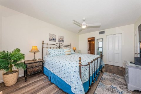 Villa ou maison à louer à Saint Petersburg, Floride: 2 chambres, 87.79 m2 № 2166524 - photo 14
