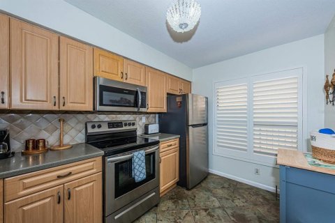 Villa ou maison à louer à Saint Petersburg, Floride: 2 chambres, 87.79 m2 № 2166524 - photo 9