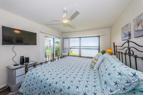 Villa ou maison à louer à Saint Petersburg, Floride: 2 chambres, 87.79 m2 № 2166524 - photo 11