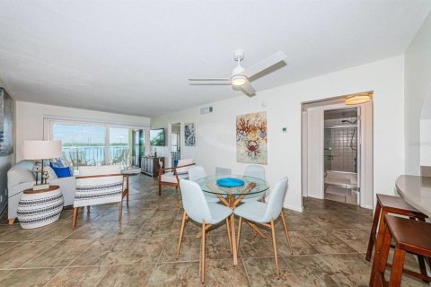 Villa ou maison à louer à Saint Petersburg, Floride: 2 chambres, 87.79 m2 № 2166524 - photo 6