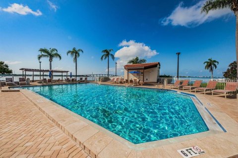 Villa ou maison à louer à Saint Petersburg, Floride: 2 chambres, 87.79 m2 № 2166524 - photo 21