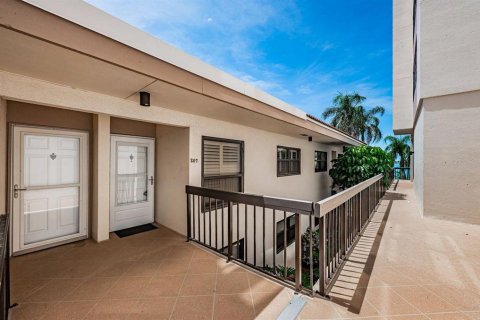 Villa ou maison à louer à Saint Petersburg, Floride: 2 chambres, 87.79 m2 № 2166524 - photo 2