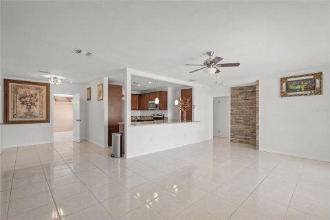 House in Sarasota, Florida 3 bedrooms, 137.77 sq.m. № 1767712 - photo 6