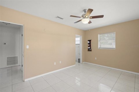 House in Sarasota, Florida 3 bedrooms, 137.77 sq.m. № 1767712 - photo 13