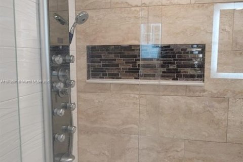 Casa en alquiler en Coral Springs, Florida, 3 dormitorios, 232.72 m2 № 1928739 - foto 6