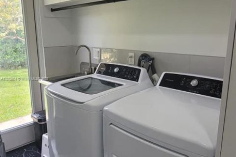 Снять в аренду виллу или дом в Корал-Спрингс, Флорида 3 спальни, 232.72м2, № 1928739 - фото 19