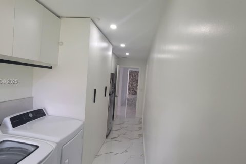 Casa en alquiler en Coral Springs, Florida, 3 dormitorios, 232.72 m2 № 1928739 - foto 18