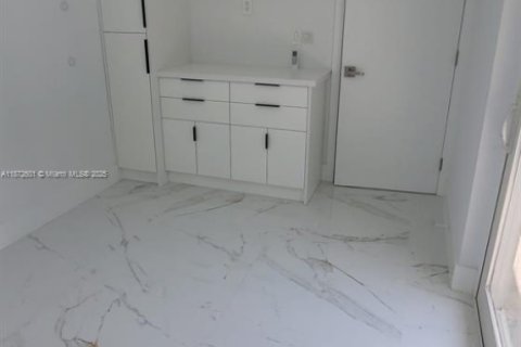 Casa en alquiler en Coral Springs, Florida, 3 dormitorios, 232.72 m2 № 1928739 - foto 8