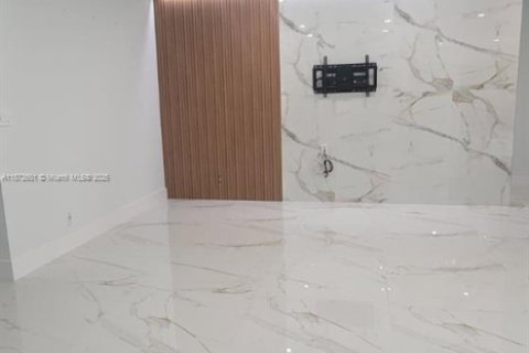 Casa en alquiler en Coral Springs, Florida, 3 dormitorios, 232.72 m2 № 1928739 - foto 1