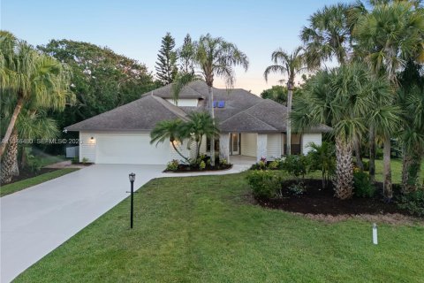 House in Vero Beach, Florida 3 bedrooms, 179.86 sq.m. № 2002785 - photo 6