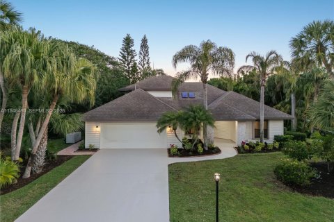 House in Vero Beach, Florida 3 bedrooms, 179.86 sq.m. № 2002785 - photo 5