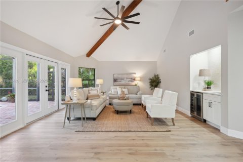 House in Vero Beach, Florida 3 bedrooms, 179.86 sq.m. № 2002785 - photo 26