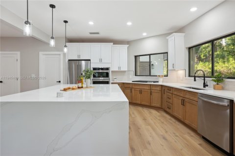 House in Vero Beach, Florida 3 bedrooms, 179.86 sq.m. № 2002785 - photo 22