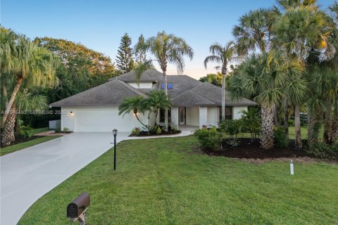 House in Vero Beach, Florida 3 bedrooms, 179.86 sq.m. № 2002785 - photo 10