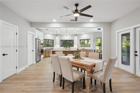 House in Vero Beach, Florida 3 bedrooms, 179.86 sq.m. № 2002785 - photo 25