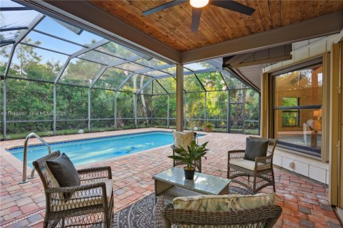 House in Vero Beach, Florida 3 bedrooms, 179.86 sq.m. № 2002785 - photo 18