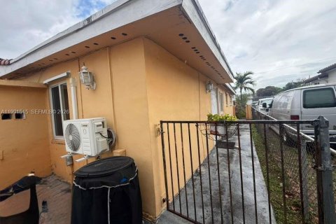 Villa ou maison à vendre à Hialeah, Floride: 4 chambres, 133.04 m2 № 2052247 - photo 20