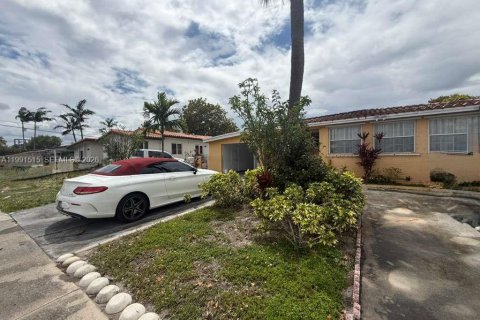 Villa ou maison à vendre à Hialeah, Floride: 4 chambres, 133.04 m2 № 2052247 - photo 3