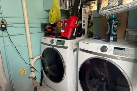 Villa ou maison à vendre à Hialeah, Floride: 4 chambres, 133.04 m2 № 2052247 - photo 15