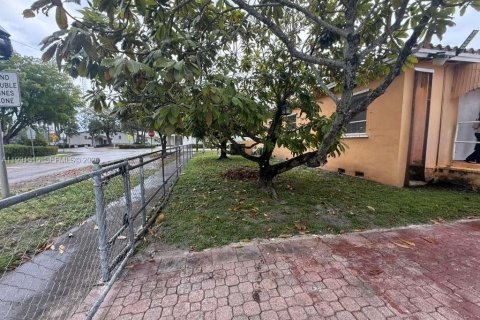 Villa ou maison à vendre à Hialeah, Floride: 4 chambres, 133.04 m2 № 2052247 - photo 19