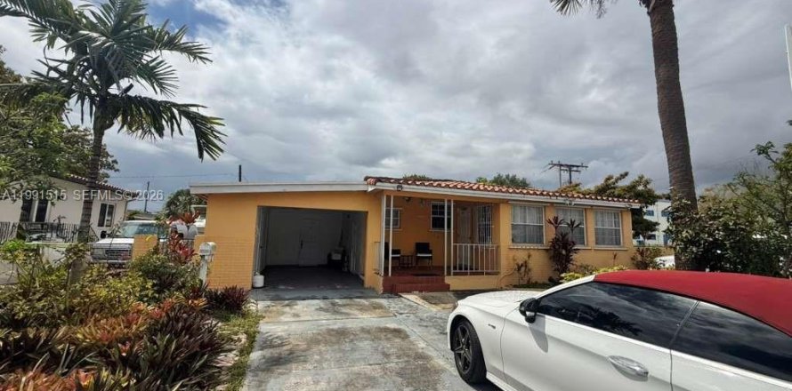 Villa ou maison à Hialeah, Floride 4 chambres, 133.04 m2 № 2052247