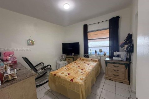 Villa ou maison à vendre à Hialeah, Floride: 4 chambres, 133.04 m2 № 2052247 - photo 10
