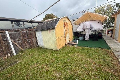 Villa ou maison à vendre à Hialeah, Floride: 4 chambres, 133.04 m2 № 2052247 - photo 17