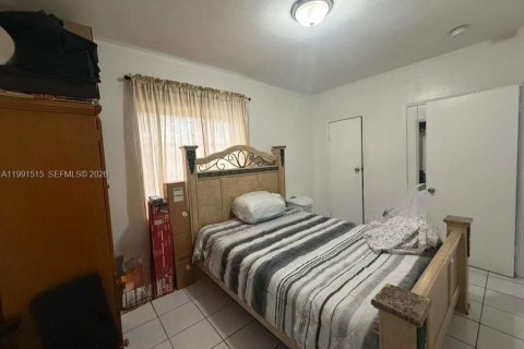 Villa ou maison à vendre à Hialeah, Floride: 4 chambres, 133.04 m2 № 2052247 - photo 14