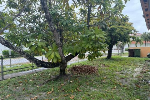 Villa ou maison à vendre à Hialeah, Floride: 4 chambres, 133.04 m2 № 2052247 - photo 18