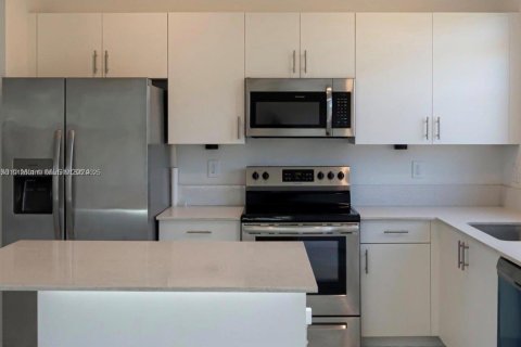 Купить таунхаус в Майами, Флорида 3 спальни, 122.63м2, № 1966885 - фото 3